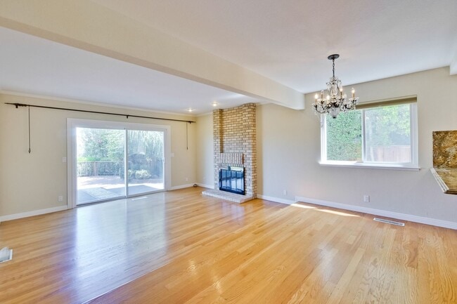 Building Photo - Elegant home with top Fremont Schools