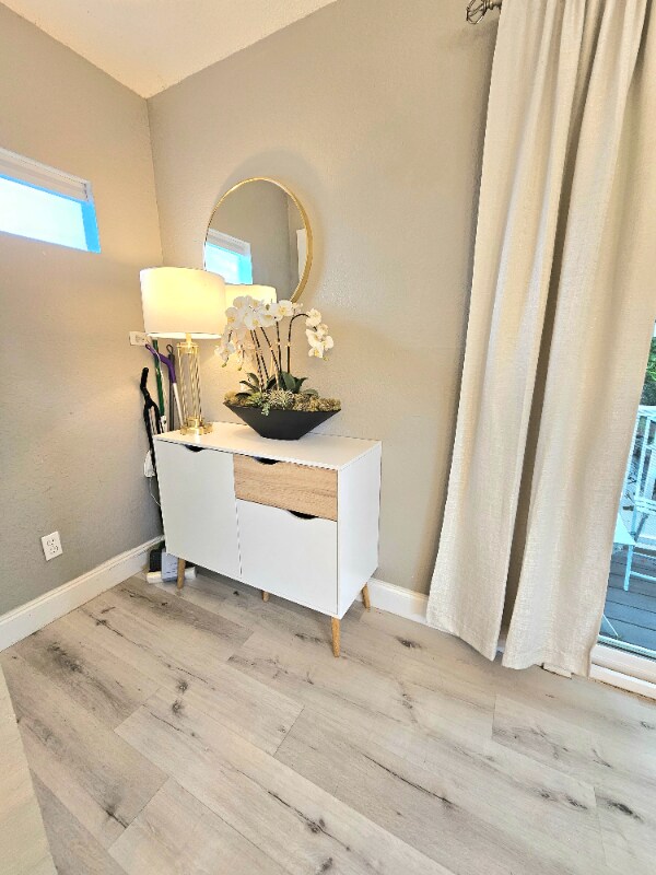 Building Photo - 1 Minimalist Modern Studio