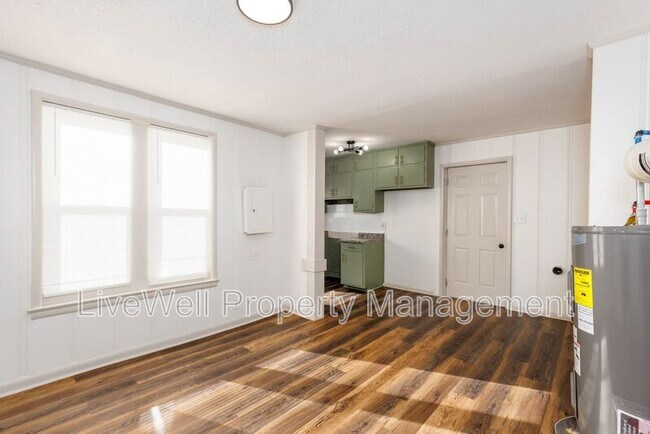 Building Photo - 1216 4th Pl N