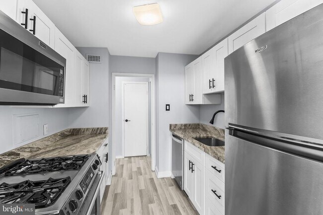 Building Photo - 301 N Beauregard St