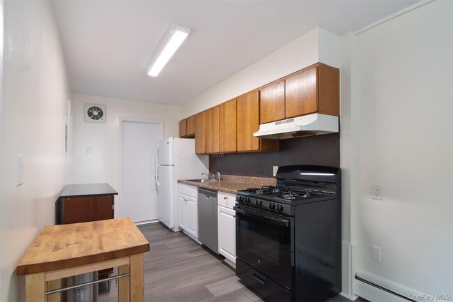 Building Photo - 15 N Buckhout St
