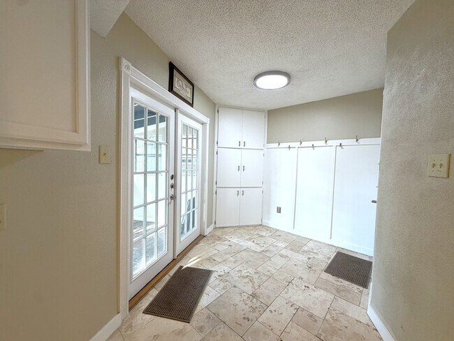 Building Photo - 3-2.5-2 Town home on the Historic Bricks of Camp Bowie