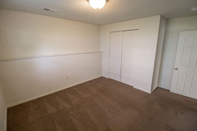 Building Photo - 1013 W Ash St