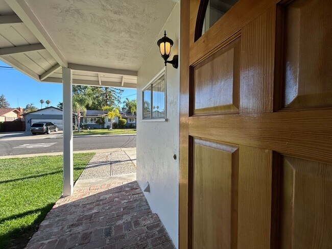 Building Photo - Spacious Single-Story 4BR Home with Bonus ...