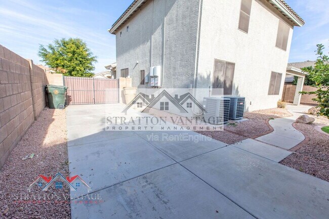 Building Photo - 16627 W McKinley St