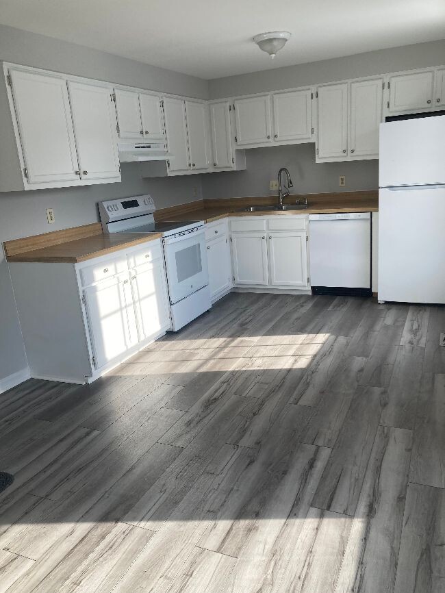 Building Photo - 112 Colony Ct