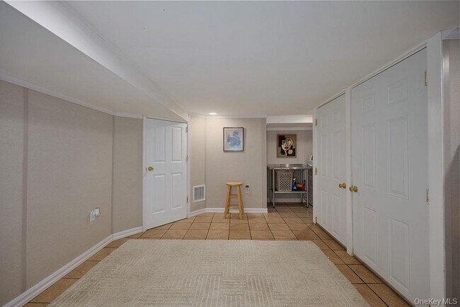 Building Photo - 4 Glenwolde Park