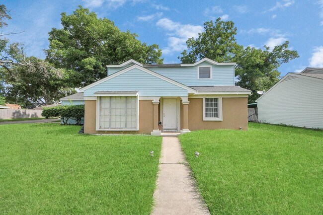 Building Photo - Charming and well-maintained home in the heart of Pasadena!