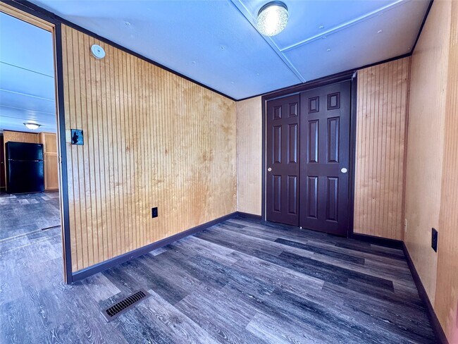 Building Photo - 1718 W Dumble St