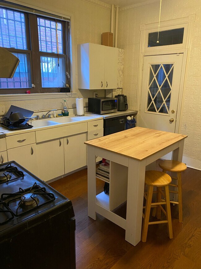 Building Photo - 1830 Swann St NW