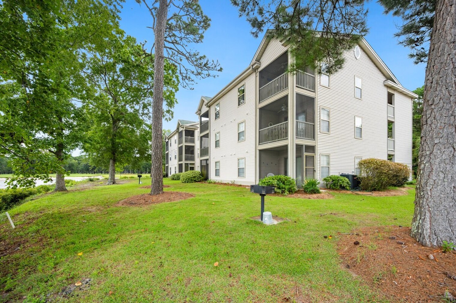Building Photo - 400 Blue Stem Dr