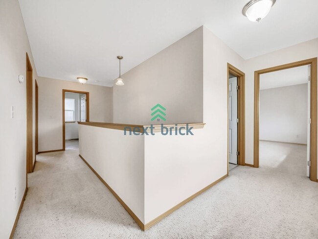 Building Photo - 4 Bed and 2.5 Bath Single-family Home Avai...