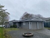 Building Photo - 677 Lake Island Ave SE