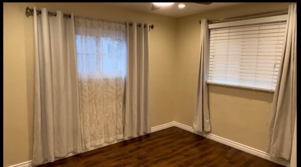 Building Photo - 6154 Aura Ave