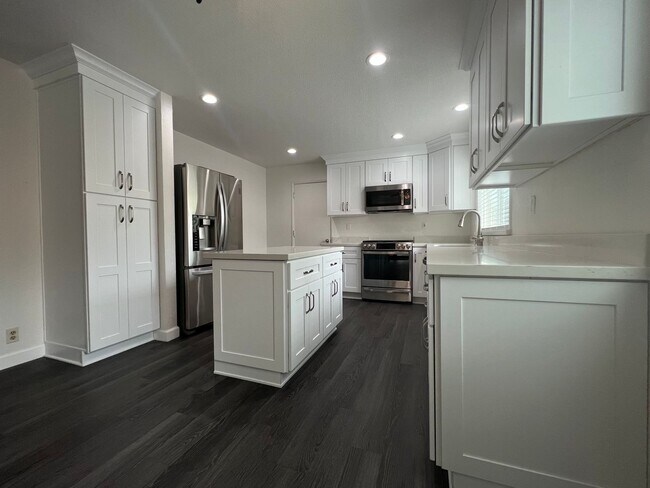 Building Photo - 3214 Harbour Dr