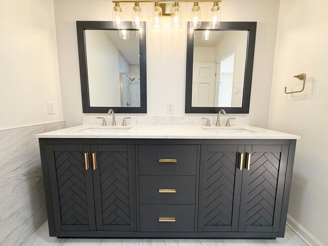 Building Photo - 130 Valley Club Cir