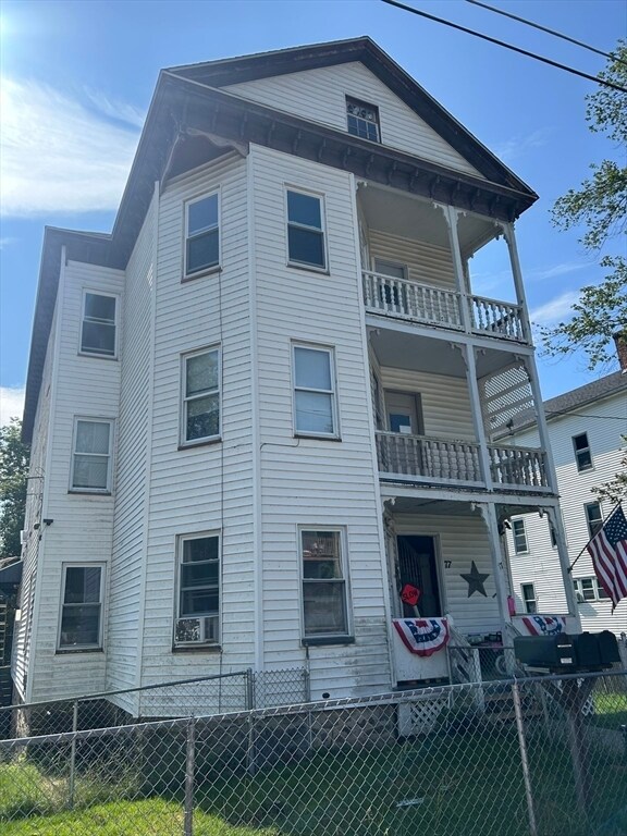 Primary Photo - 77 Coombs St