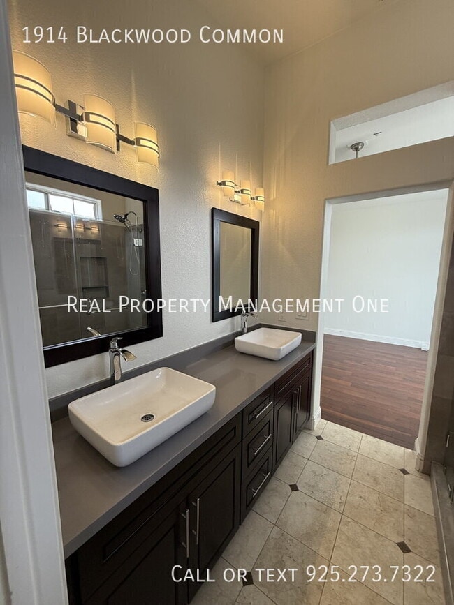 Building Photo - 1914 Blackwood Common