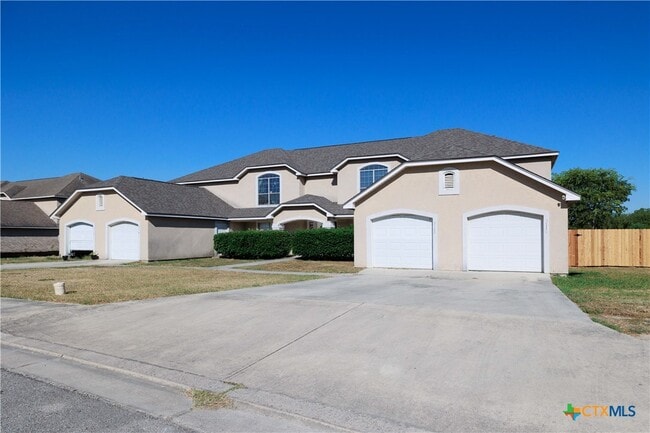 Primary Photo - 3110 Douglas Fir Dr