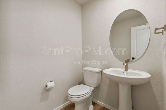 Building Photo - 6126 Saddle Horn Dr