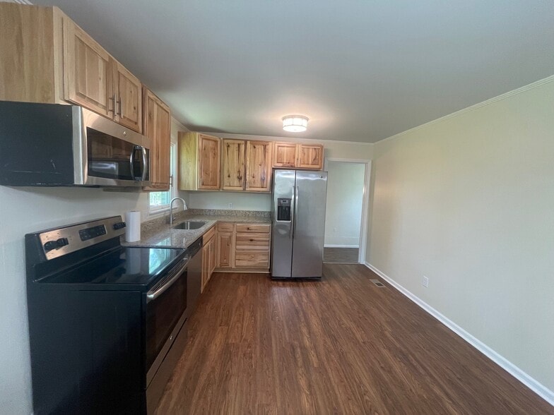 Building Photo - 4204 Pamela Dr