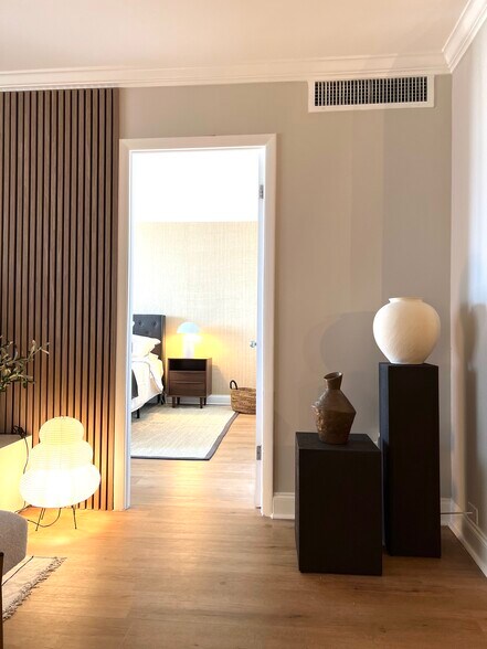Building Photo - 5555 Collins Ave