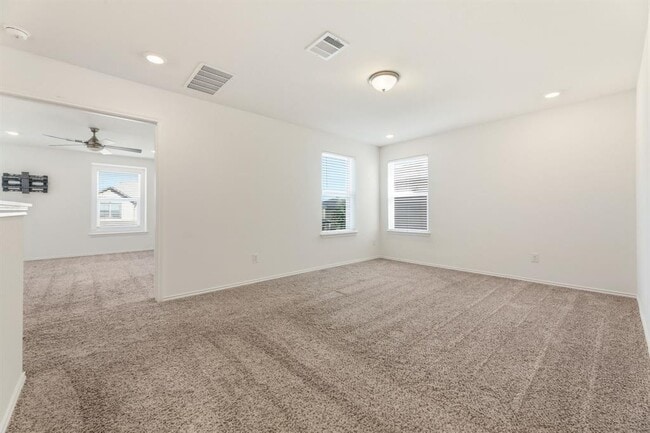 Building Photo - 365 Rocroi Dr