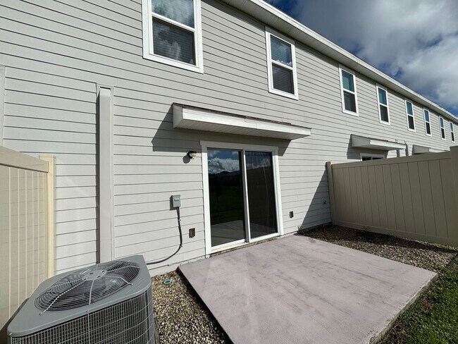 Building Photo - 8243 SW 67th Ave