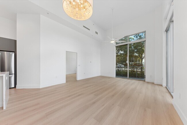 Building Photo - 300 S Australian Ave