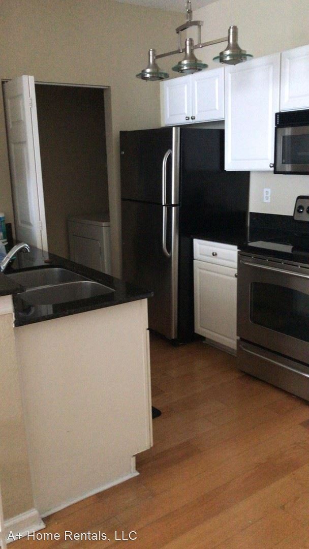 Building Photo - 14340 Fredricksburg Dr