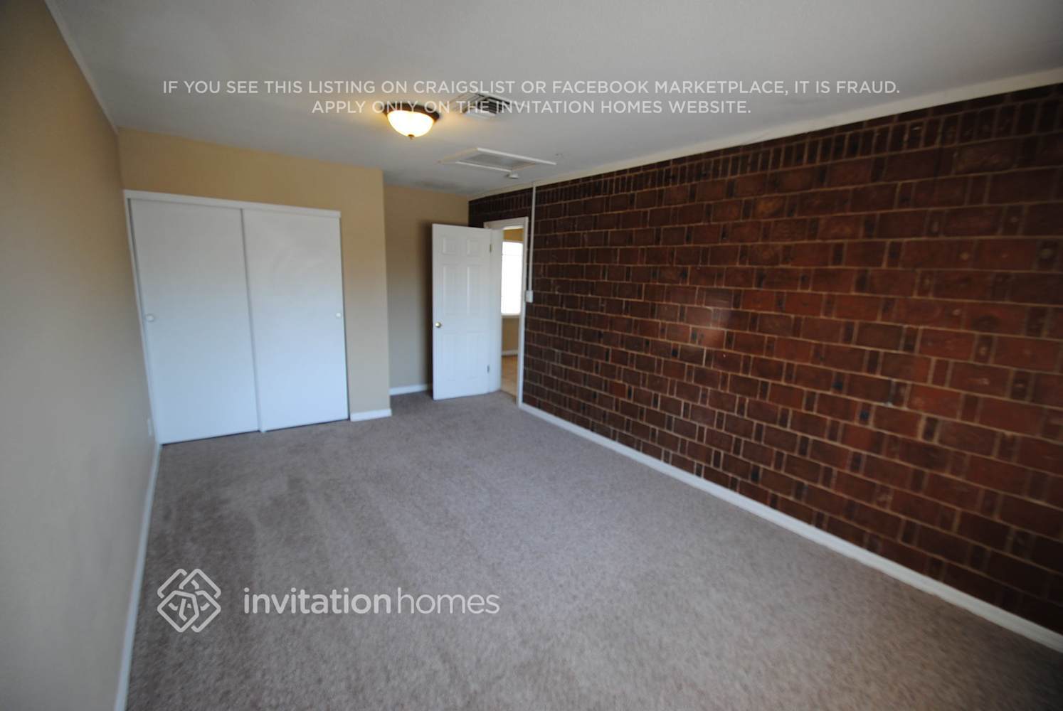 Building Photo - 4148 W Sierra Vista Dr