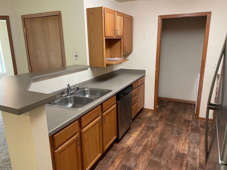 Building Photo - Door Creek Apartments