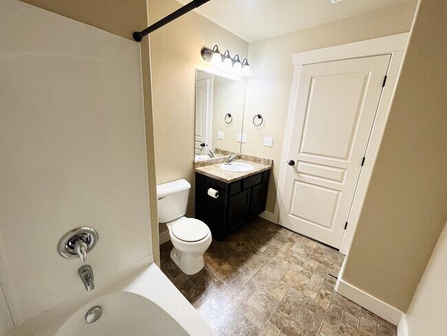 Building Photo - 1576 Venetian Way