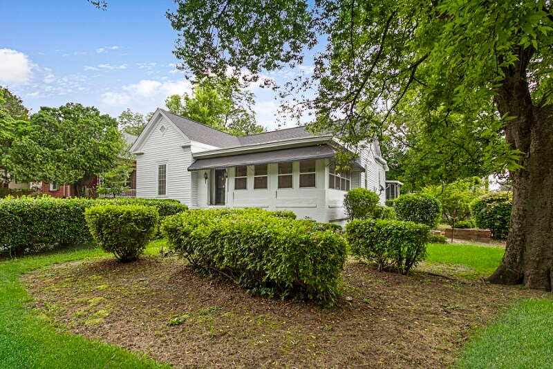 Primary Photo - 1394 Ross St