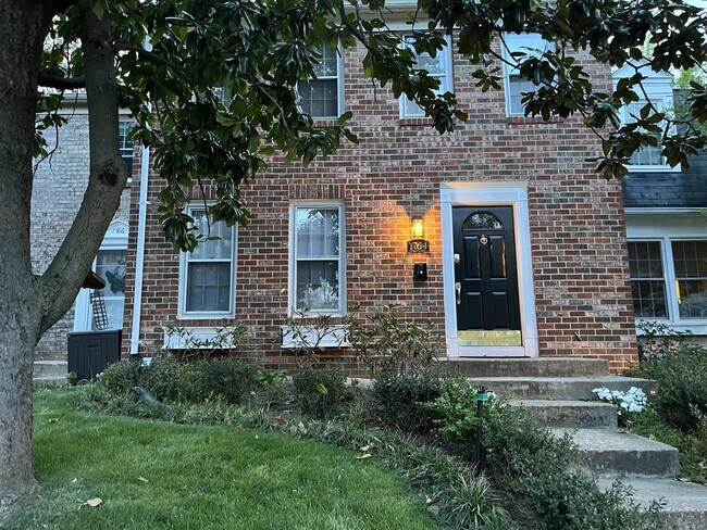 Building Photo - 1764 Sandy Ct