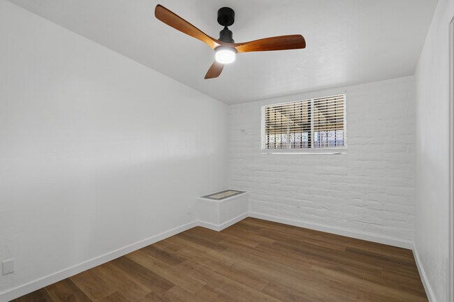 Building Photo - 6814 E Koralee St