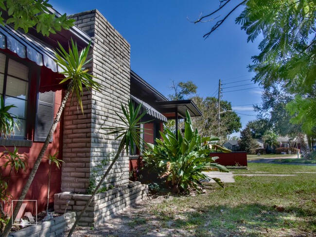 Building Photo - 2/1 Bungalow in the Heart of Audubon Park!!!