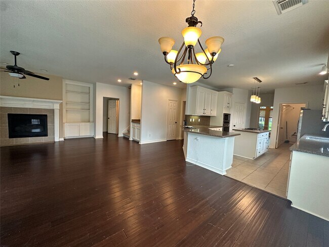 Building Photo - 3206 Oakland Dr