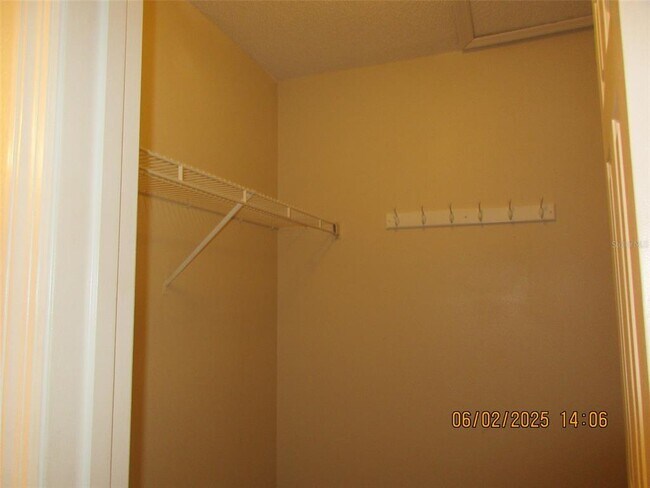 Building Photo - 14402 Huntingfield Dr