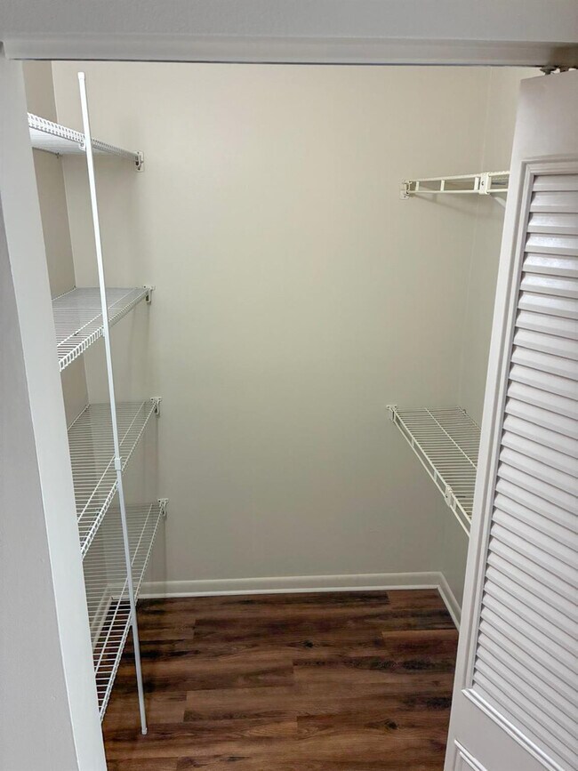 Building Photo - 339 Knotty Pine Cir