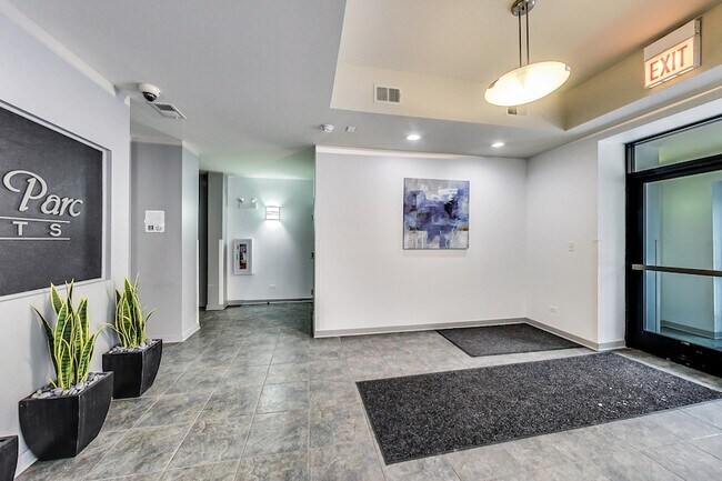 Building Photo - 4537 S Drexel Blvd
