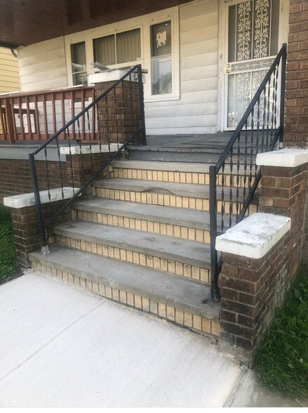 Building Photo - 876 Selwyn Rd