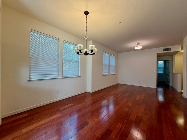 Building Photo - 2100 Beech Cir