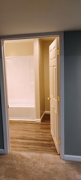 Building Photo - 403 Shadetree Blvd