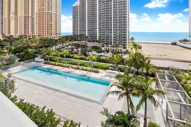 Building Photo - 17550 Collins Ave