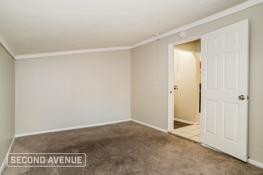 Building Photo - 5111 Arrowsmith Rd