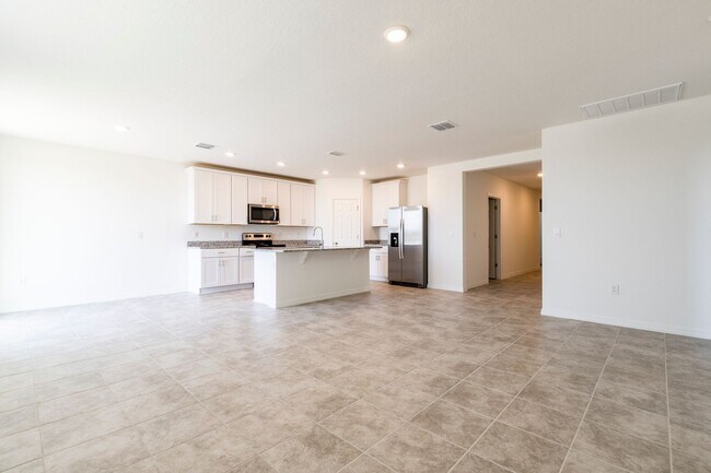 Building Photo - 4/3  Lawson Dunes in Haines City