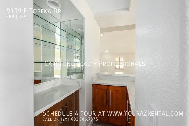 Building Photo - 9159 E Topeka Dr