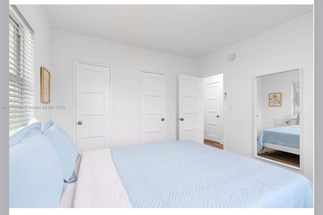 Building Photo - 7836 NE Bayshore Ct