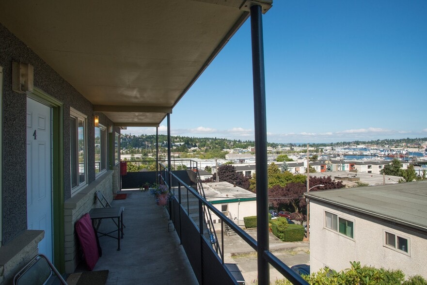 Building Photo - 3655 13th Ave W